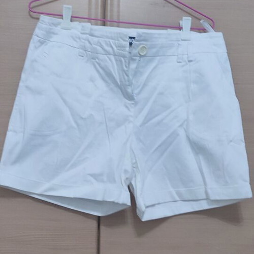 Paranoia shorts medium, like new, white with cuffs