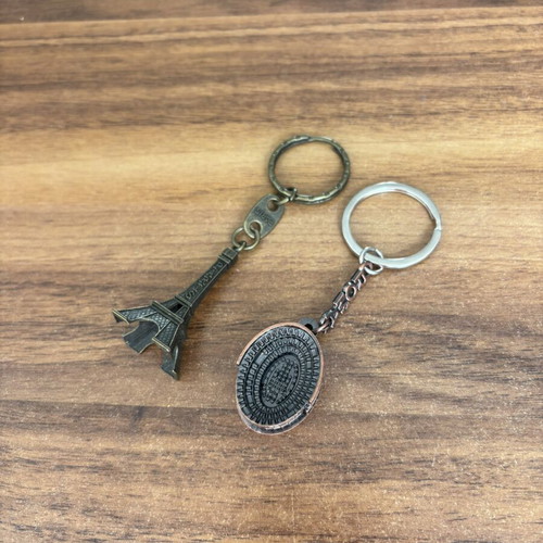 Keychains from Paris and Rome new, brown