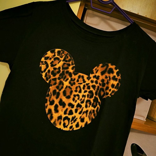 T-shirt with animal print Mickey new without tag