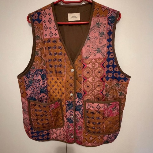 Urban Outfitters vest small like new with pockets and buttons