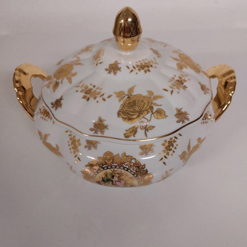 Soup tureen used hand-painted porcelain with 24-carat gold 25×22 cm