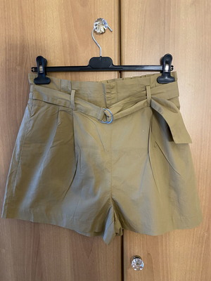 Zara women's shorts new, beige, size M