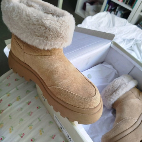 Boots with fur beige brown size 36.5 like new
