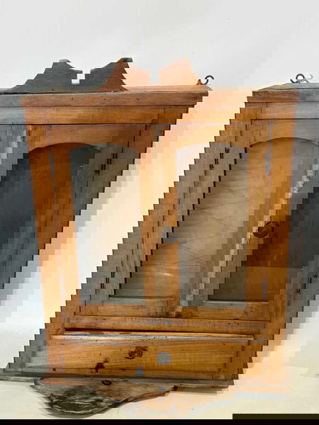 Vintage ξύλινο εικονοστάσι κρεμαστό με τζάμι 58x46x25.