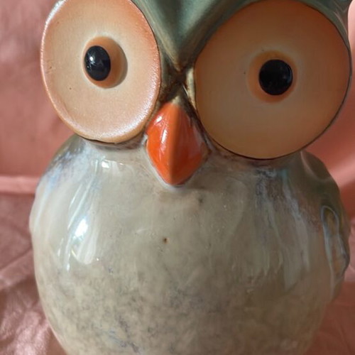 Large porcelain owl with nice colors, height 17cm