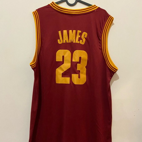 LeBron James Cleveland Cavaliers jersey Large like new