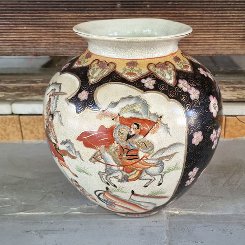 Vintage Satsuma Vase Hand-Painted with Enamel and Gold Like New