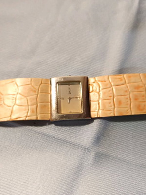 Loisir women's beige watch like new, needs battery