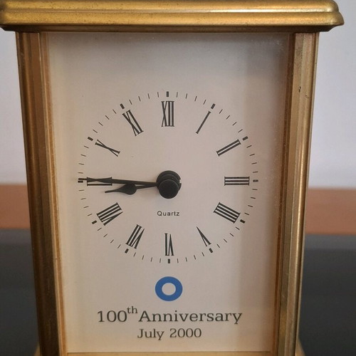 Anniversary Quartz table clock like new with battery
