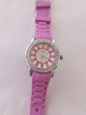 Yaki women's watch with purple silicone strap, rhinestones, like new battery