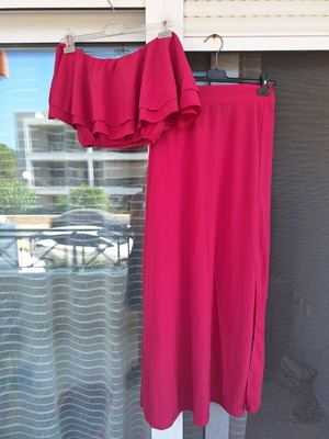 Φούξια σετ με φούστα και cropped top one size σαν καινούργιο