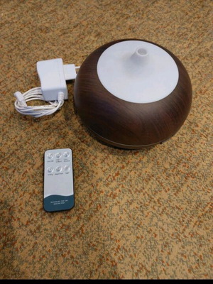 Led humidifier and aromatherapy device, like new, 500ml capacity