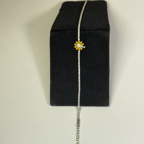 Silver bracelet with daisy design 925 degree new