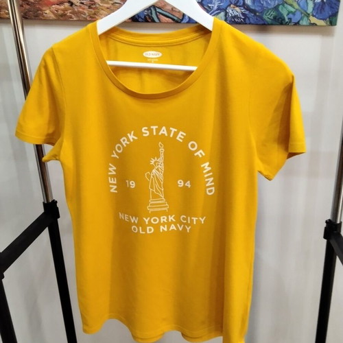 Old Navy New York City Mustard T-shirt size M like new