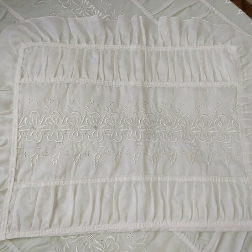 Bridal double satin quilt with pillowcase new