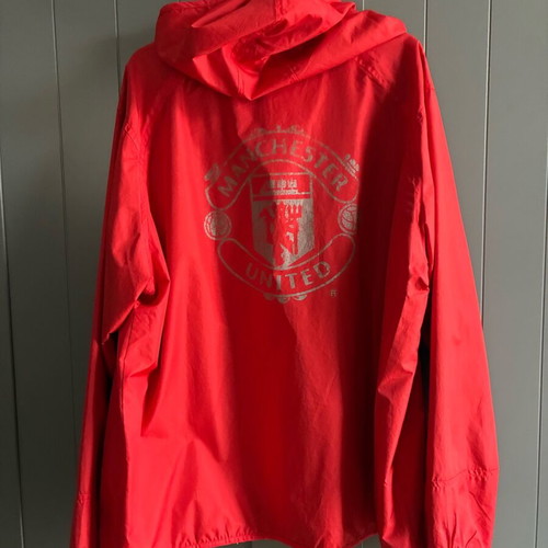 Nike Coach Jacket Manchester United like new, windbreaker, coral color