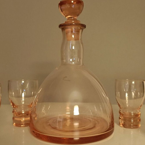Glass carafe and glasses set like new, pink color