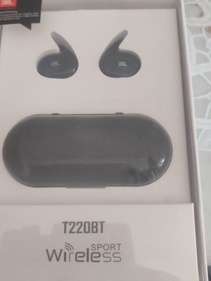 JBL Bluetooth earbuds like new