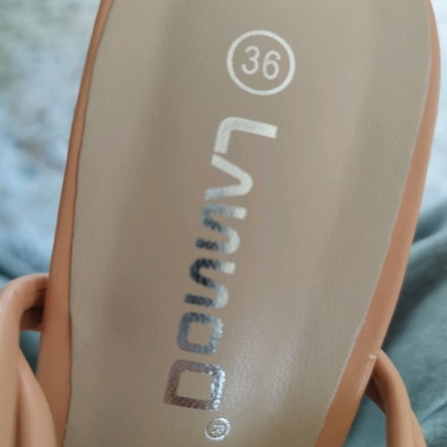 Luigi sandal orange like new, size 36, 11cm heel