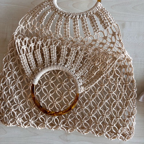 Raffia bag like new with tortoiseshell handle and cotton interior