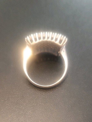 White gold ring 14 carat with zircon, size 17, like new