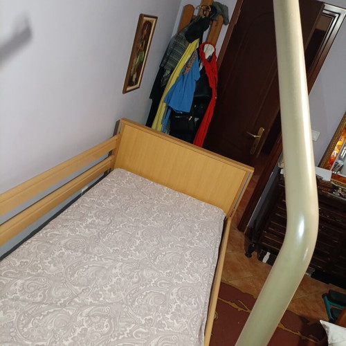Hospital bed for home care like new, fully functional