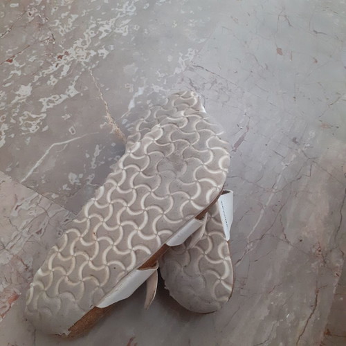 Birkenstock slippers size 39, white