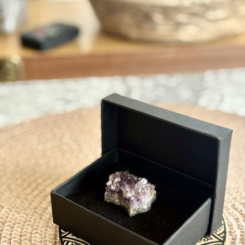 Amethyst rock like new