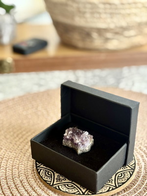 Amethyst rock like new