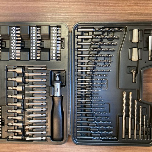 Dewalt bit and drill set new