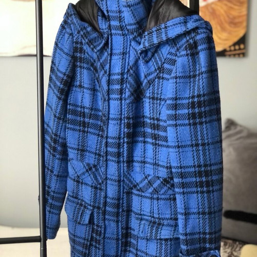 O’Neil women’s checked coat like new, blue and black