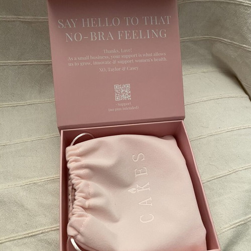 CAKES Body nipple covers like new, beige silicone pasties