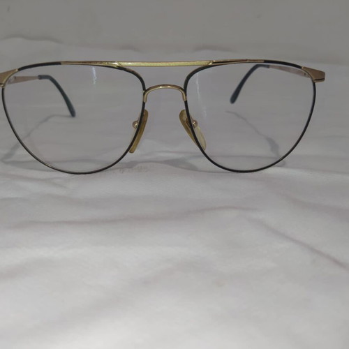 Lacoste vintage 1980s glasses used with clear glass lenses gold