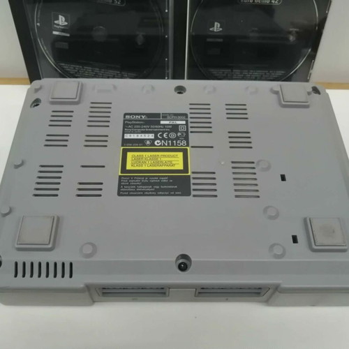 PlayStation 1 Fat SCPH-9002 console like new with 2 controllers and memory card