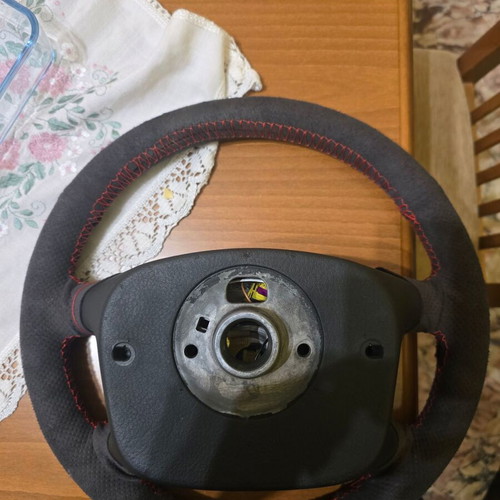 Volkswagen Golf Mk4 steering wheel with airbag