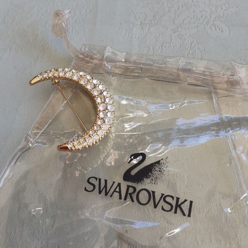 Swarovski White Crystal Crescent Moon Gold Tone Brooch new