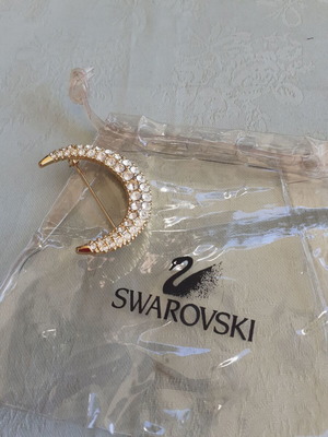 Swarovski White Crystal Crescent Moon Gold Tone Brooch new