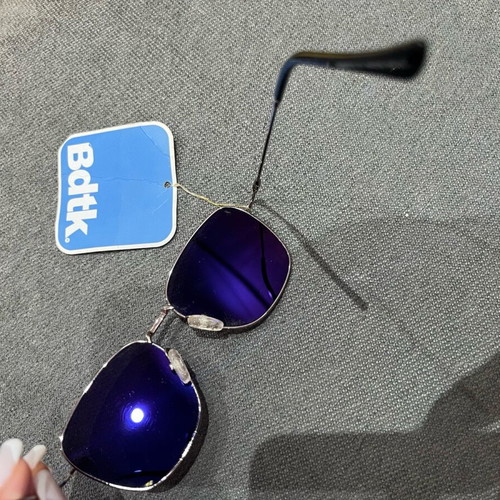 Body talk sunglasses new with minor frame defect