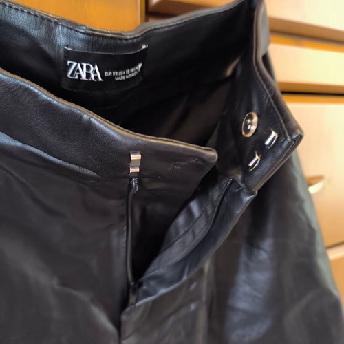 Zara black faux leather shorts like new, size XS