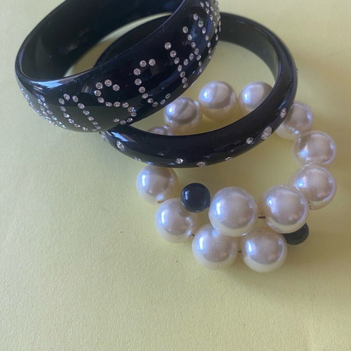 Moschino bracelet set like new, black resin with white strass and pearls
