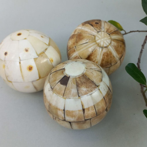 Ethnic vintage decorative spheres set, like new, handmade natural materials