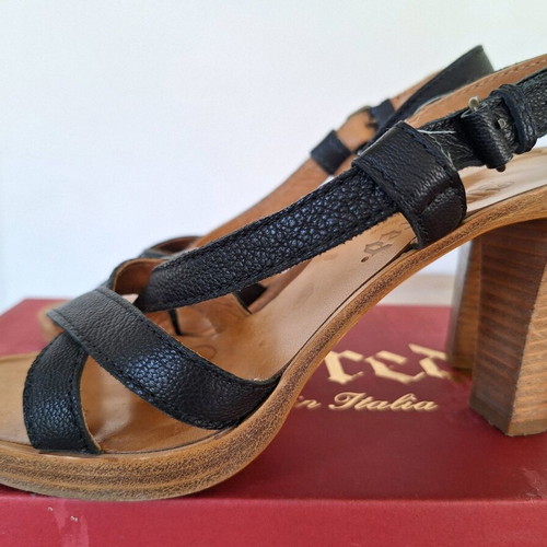 Alfred Italian leather sandals with wooden high heel used