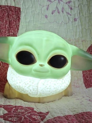 Star Wars Yoda figure illuminated like new