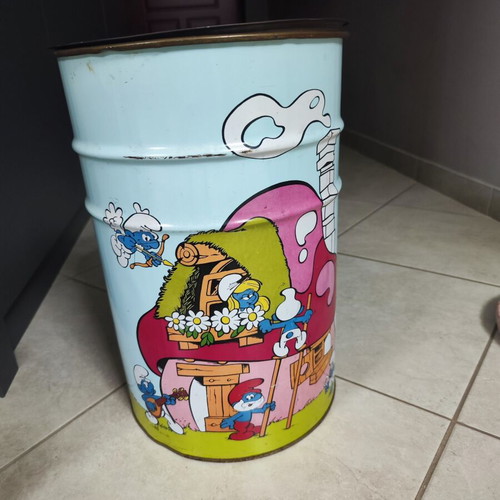 Barrel stool from 1990 used, cushion needs cleaning