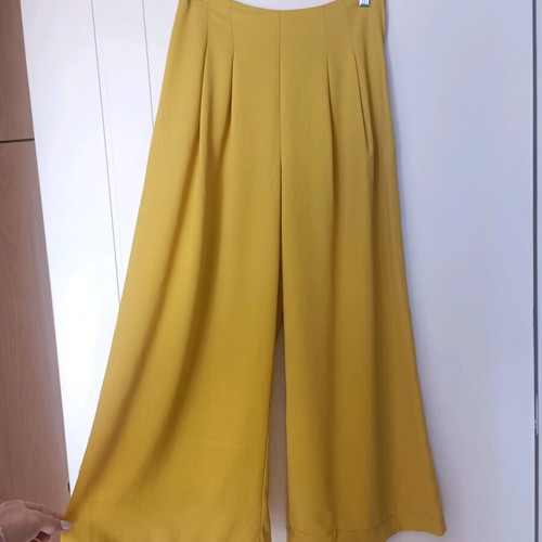 Mustard zip culottes used, size S