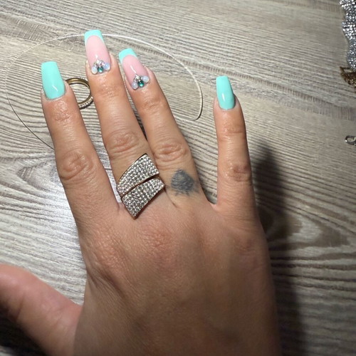 Set of 3 rings like new, gold color with stones