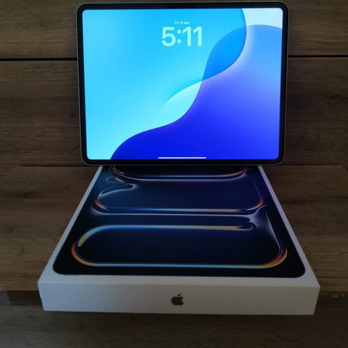 Apple iPad Pro 2024 13 ιντσών 8GB/256GB ασημί σαν καινούργιο, πακέτο με Apple Pencil, θήκη και προστατευτικό οθόνης
