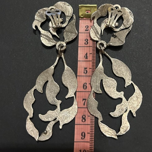 Vintage 80s clip-on dangling earrings silver color, like new