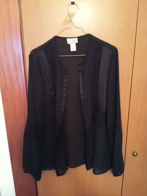 La Redoute Collections black shirt like new with unique front and sleeve design