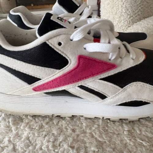 Reebok women's sneakers size 39 like new, white and pink